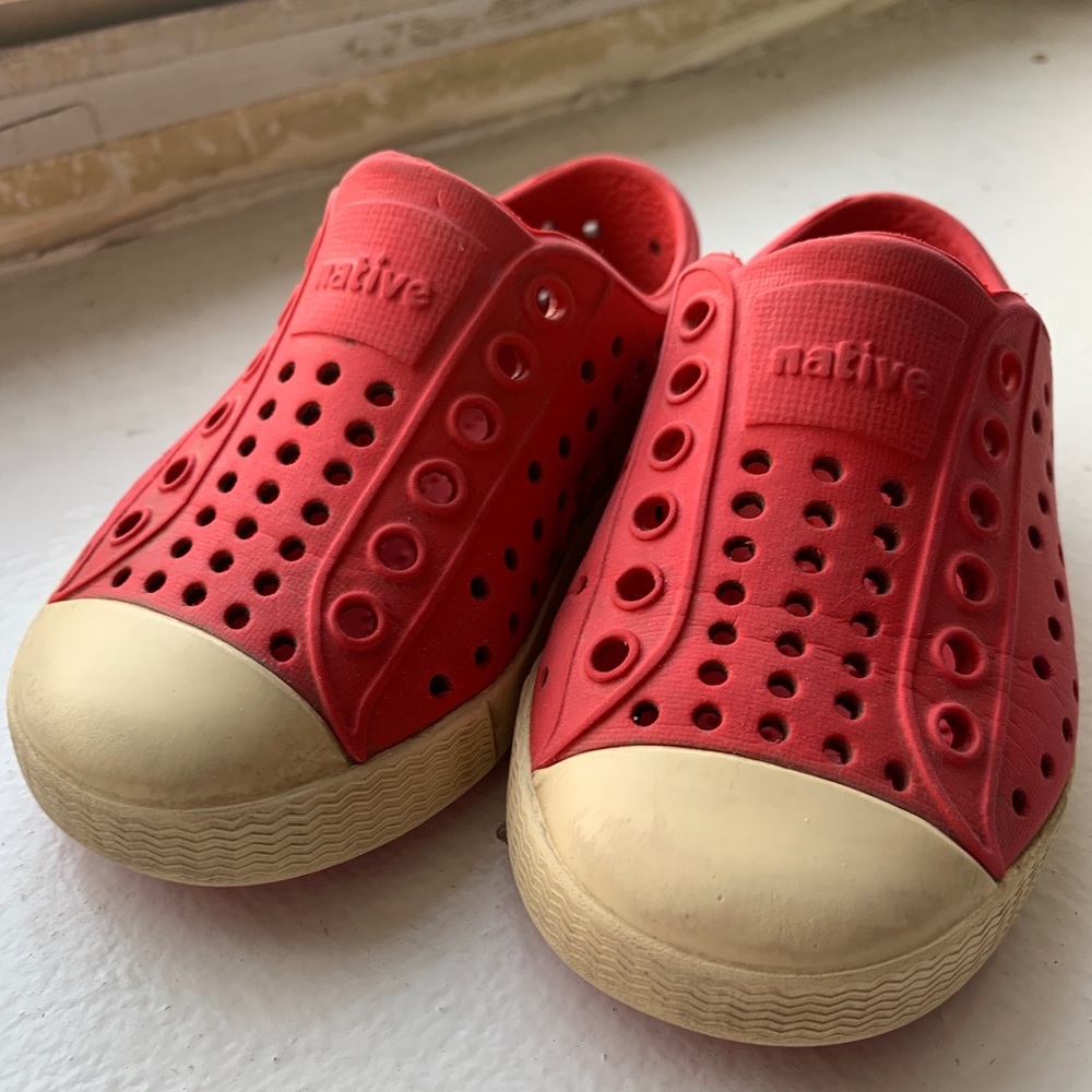 Native Jefferson Shoes size 5 (Toddler)